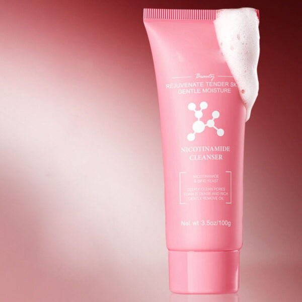 Niacinamide Hydrating Facial Cleanser - Image 2